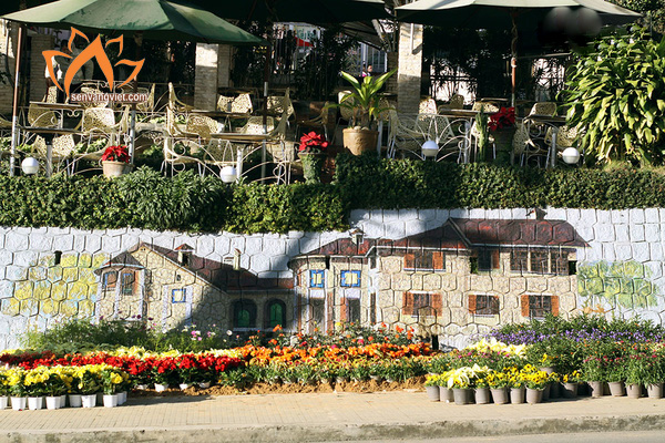 Ngắm những bức tranh trên đá tại "con đường hội họa" giữa trung tâm Đà Lạt - Ảnh 10. Ngắm những bức tranh trên đá tại "con đường hội họa" giữa trung tâm Đà Lạt - Ảnh 10.