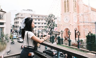 Theo chân khách nước ngoài đón Giáng sinh 'chậm' ở TP HCM